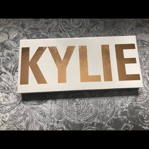 Kylie royal peach palette
